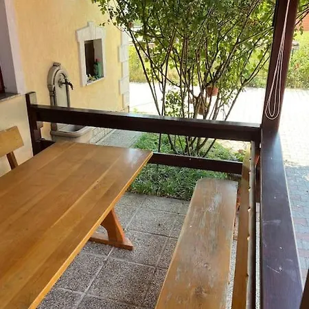 Room In Otocac Helena Exterior photo